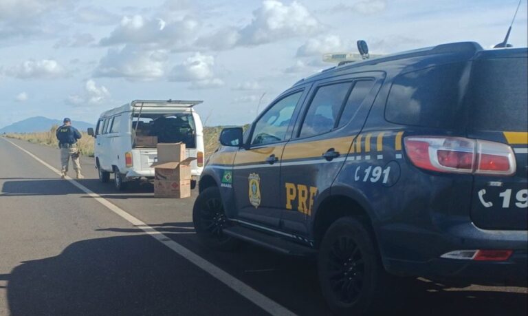 PRF prende quatro foragidos e apreende quase mil explosivos na BR-174, em Roraima