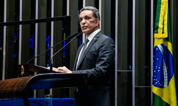 Senador Mecias de Jesus discursa em sessão plenária _apoio à intervenção militar de Trump para derrubar Maduro Ronie Lobato Divulgação